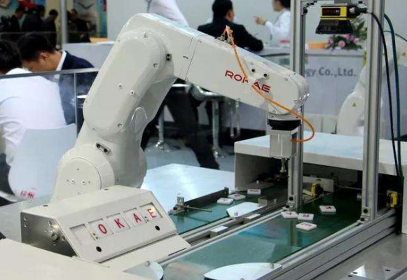 珞石自主研发的控制系统达到机器人机械硬件速度极限
